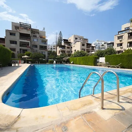 The House Apartment, 2br Sea View Apt, Pool, Tennis Court 레메소스