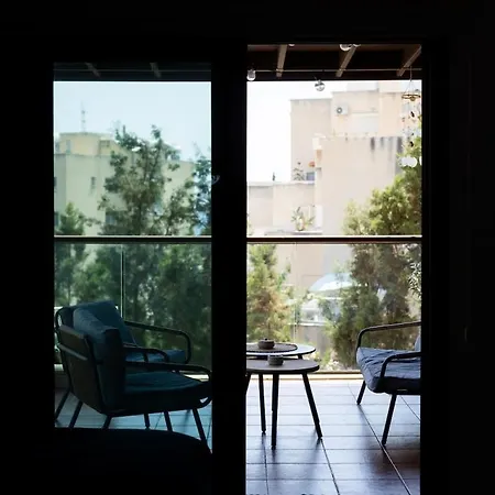 The House Apartment, 2br Sea View Apt, Pool, Tennis Court * 레메소스