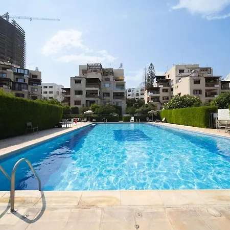The House Apartment, 2br Sea View Apt, Pool, Tennis Court *